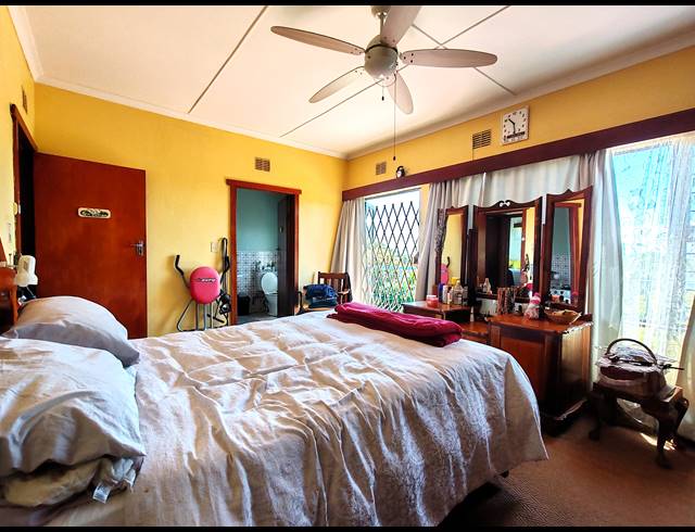 5 BEDROOM HOUSE FOR SALE IN UVONGO